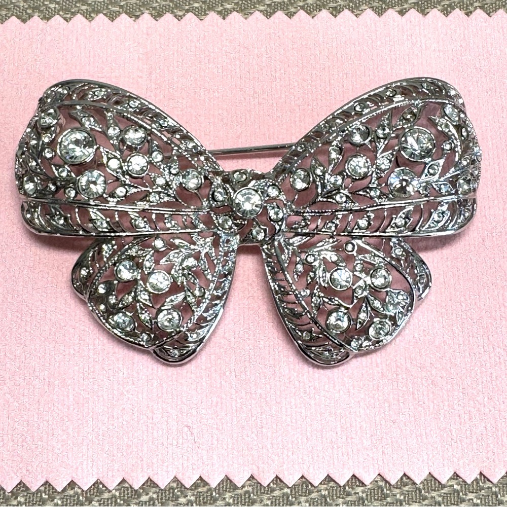 Nolan Miller Bridal Brooch Vintage Glamour 2001 Amore Bow Pin Rhinestones 3”
